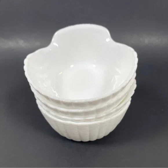 White Milk Glass Seashell Bowl Scallop Clam Shell Dessert 4 Pc Lot Set Vintage - Picture 6 of 10